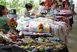 Feira de economia solidária movimenta centro administrativo em Teresina