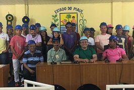 Uruçuí e São Miguel do Tapuio recebem aula inaugural do curso de construção civil